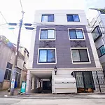 The Baron西新宿303セルフコーヒー付き